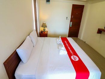 Nida Wongsawang 19 Plaza 3*